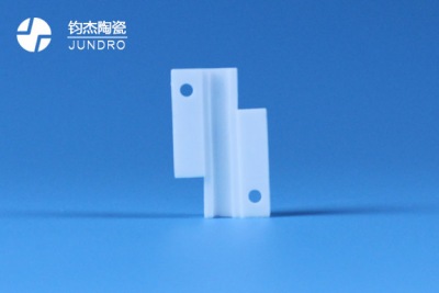 氧化鋁陶瓷的特性和用途有哪些 氧化鋁陶瓷的特性和用途有哪些